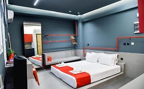 CentraL44 YoLo Casual Suite